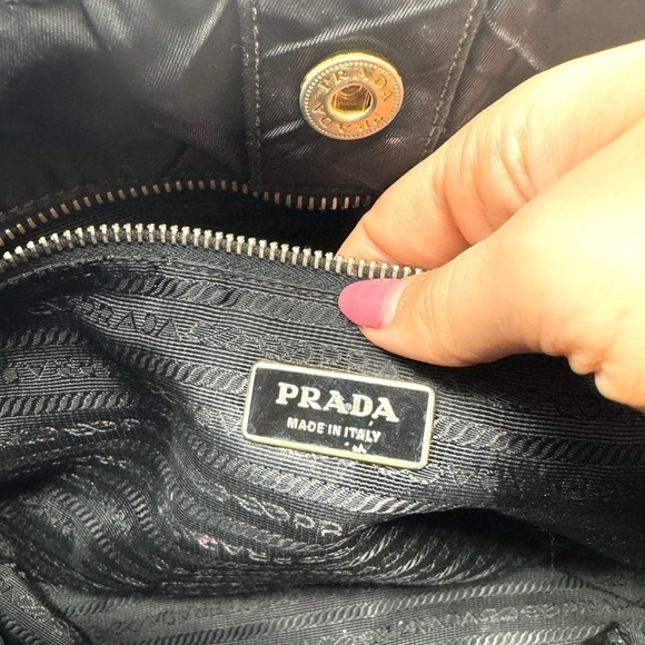 Prada Black Nylon Gaufre Quilted Tessuto Shoulder Bag - Picture 10 of 13